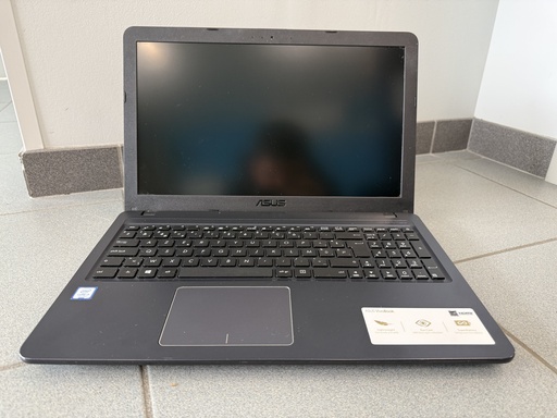 Asus Vivobook 15 I5-7020 4GB 256GB SSD Linux Mint